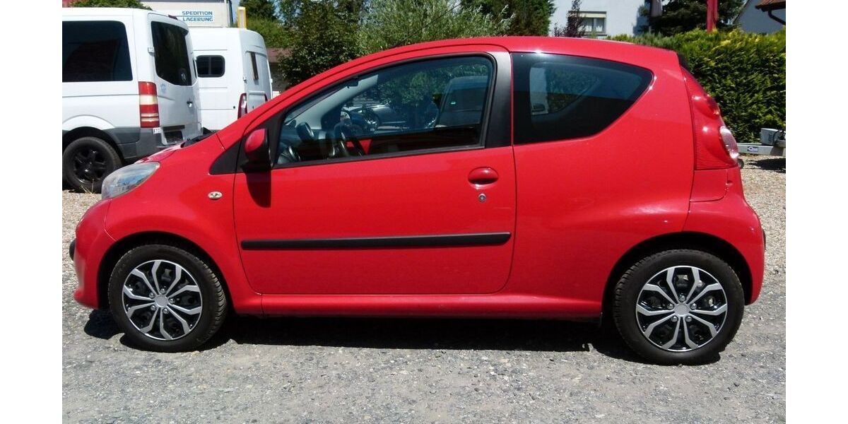Peugeot 107 108.000 km 2.400 &euro; Rosbach v.d.H. 61191